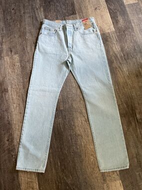 NWT Levi's 501 Original Button-fly Straight Leg Jeans in Light Wash